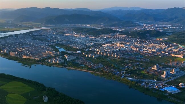 da0a3-6389871569913297773646110